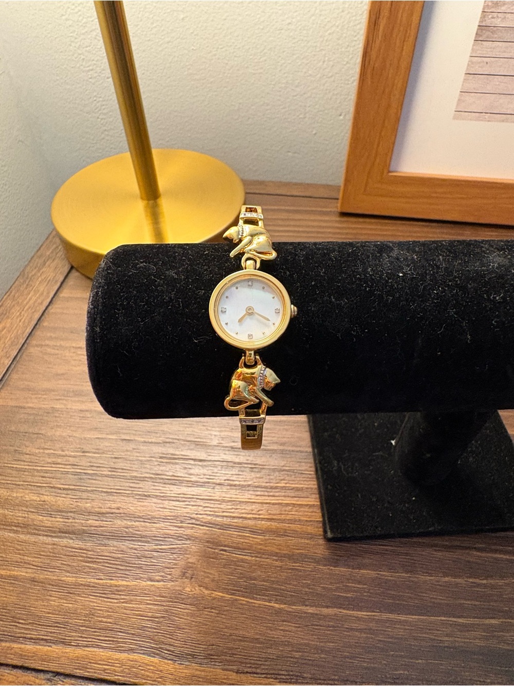 Vintage Gold-tone cat Bracelet Watch - White pearlescent face